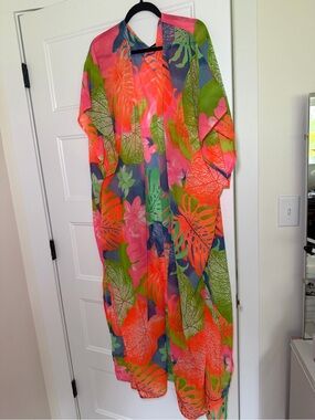 Floral/Tiki Leaf Print Lightweight Kimono Robe — Neon Pink & Green